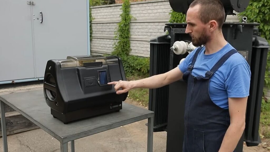 Medidor de rigidez dieléctrica de aceite TOR-80A con batería